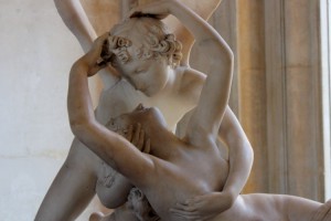 Скульптура на экскурсии по Лувру